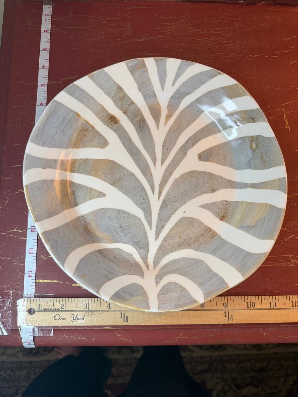 Vietri White and Gray zebra Pattern Dinner Plate /Charger